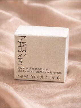 NARS Skin Light Reflecting Moisturizer – NIB